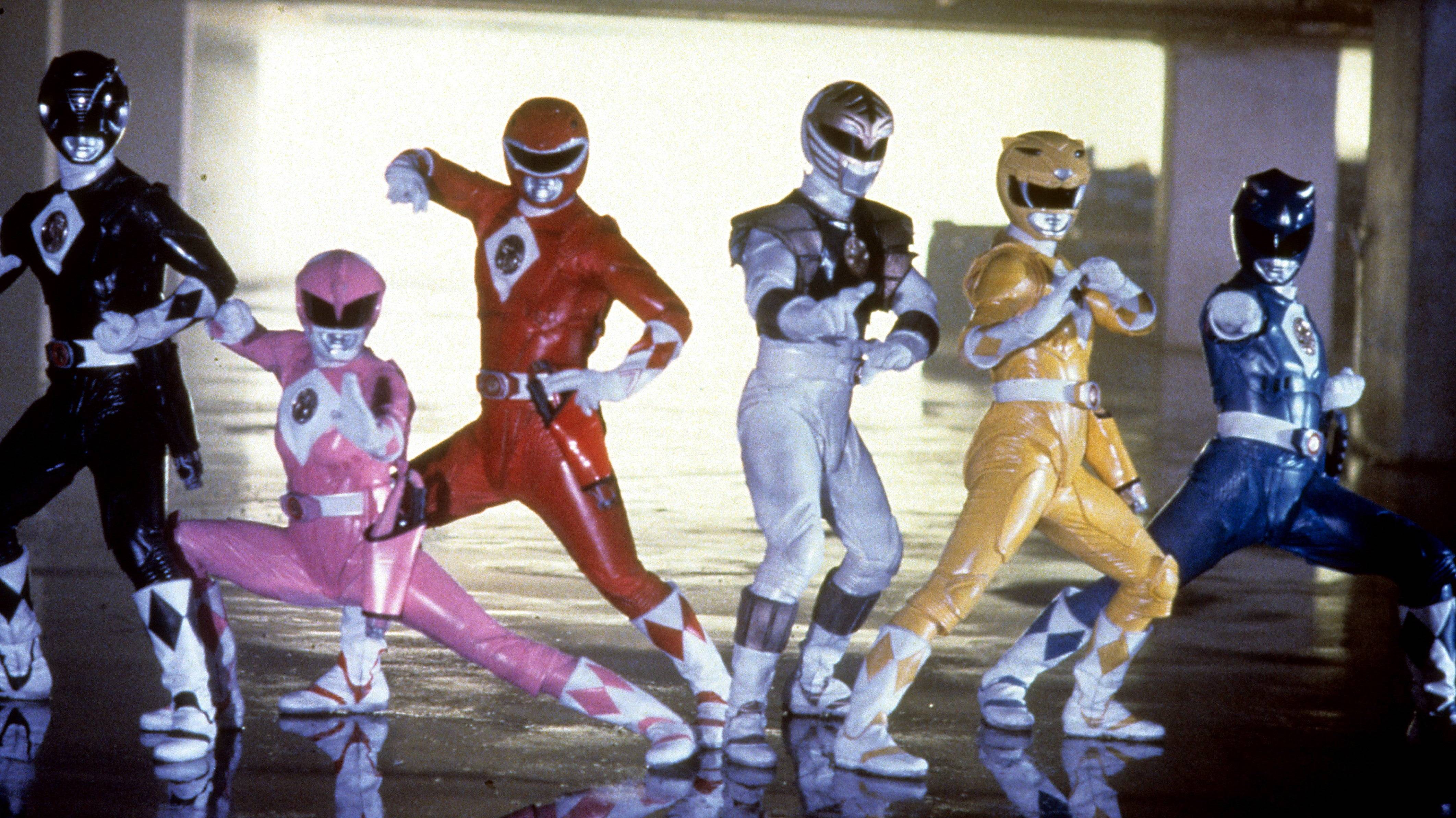 Power Rangers는 90 년대에 한 세대의 어린이들에게 필수적인 시청이었습니다. Fox/Getty Images의 사진.